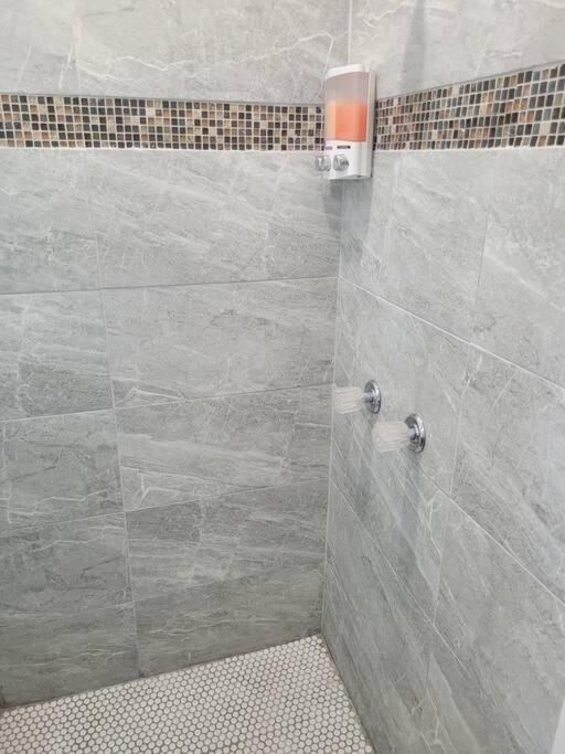 Sunshine Apartment Тампа Екстериор снимка
